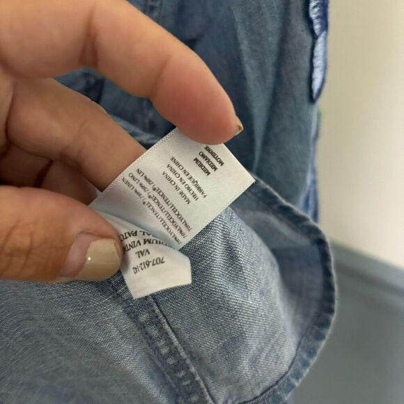 Rails Semi Crop Tie Front Chambray Denim Embroidered Floral Print Sleeves Button - Picture 4 of 5